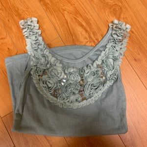 Floral top with paillette